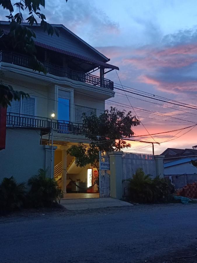 Piphub Thmey Guesthouse Kampot Extérieur photo